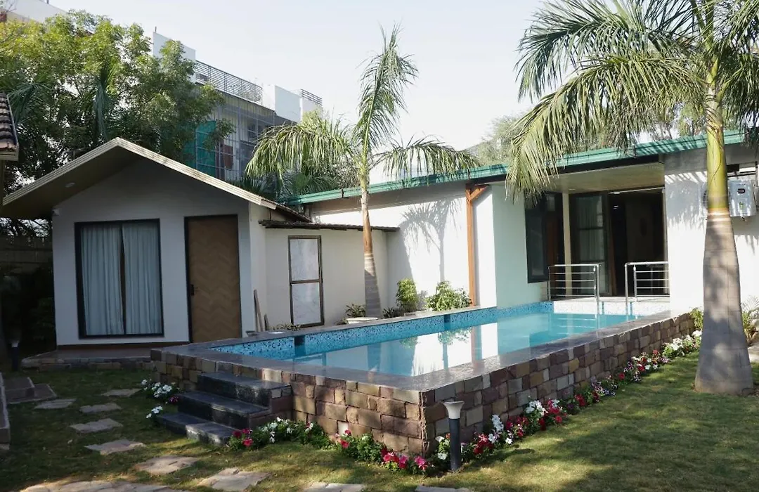 Green Palm Estate- Private Farm Retreat With Pool-1